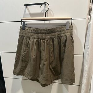 Vuori Villa Short - Small - Dark Oregano